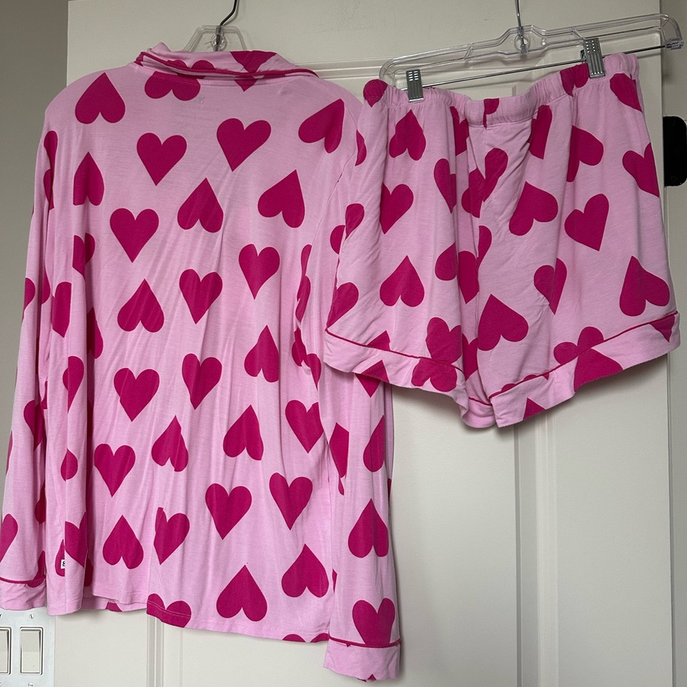 Bums & Roses Women’s Pajama Collar shirt and shorts set - Picture 2 of 5